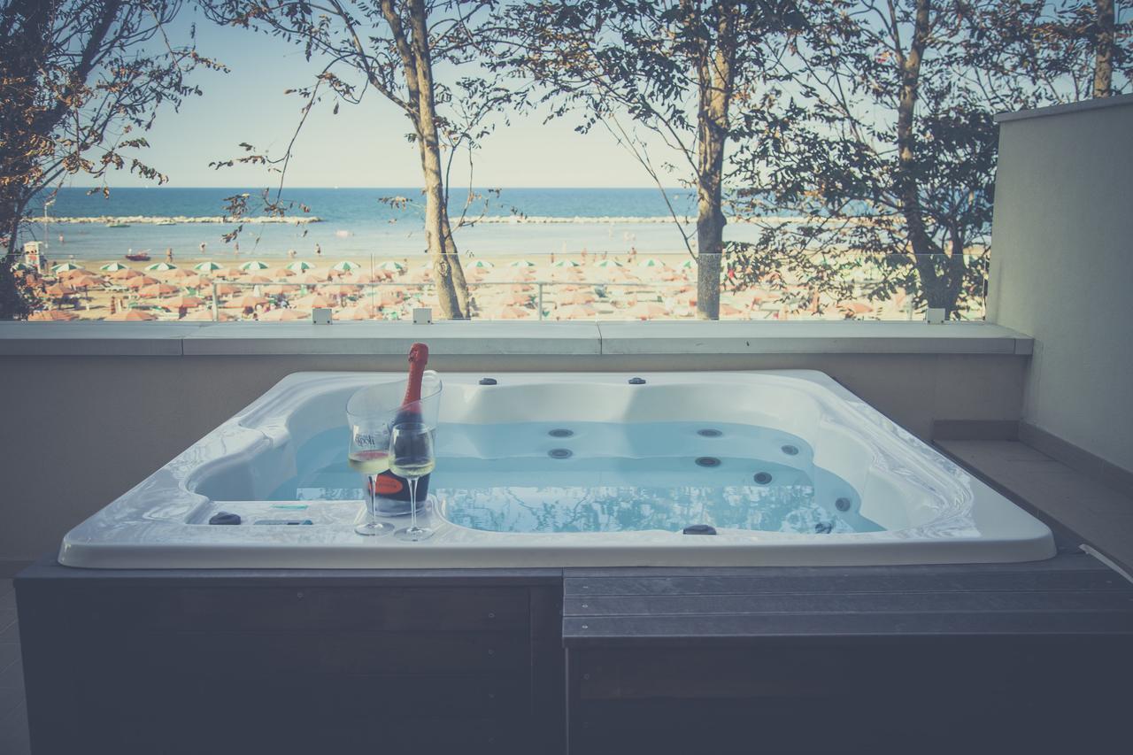 Marina Beach Suite Hotel Rimini Exterior photo